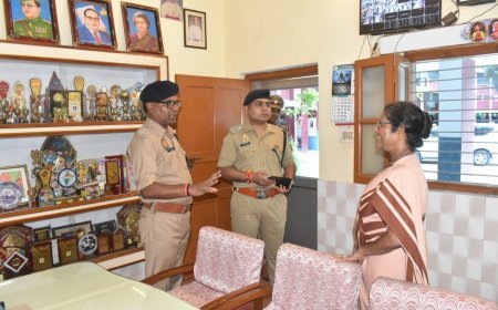 गाजीपुर न्यूज़: पुलिस भर्ती परीक्षा को लेकर पुलिस प्रशासन गंभीर, एसपी ने किया परीक्षा केंद्रों का निरीक्षण। 