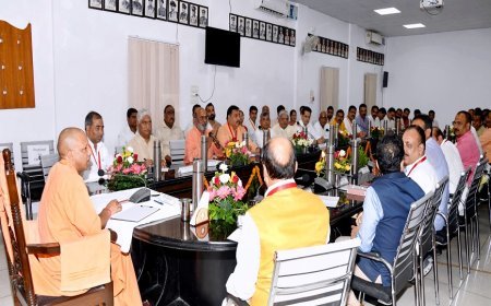 सीएम योगी ने खुद संभाली उपचुनावों की कमान, मीरापुर में जीत का खाका तैयार कर रहे योगी सरकार के तीन मंत्री 