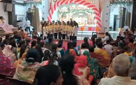 कानपुर आईएनए न्यूज़: सनातन धर्म मंदिर में श्री कृष्ण का जन्मोत्सव बड़ी धूमधाम से मनाया गया। 