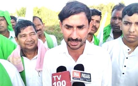 बांग्लादेश में हिन्दुओं पर हो रहे अत्याचारों व कोलकाता की महिला डाक्टर मामलेके विरोध में निकाल रहे पैदल मार्च