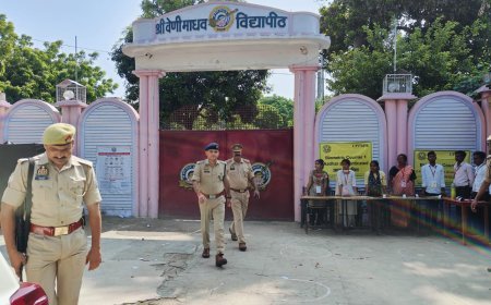 उत्तर प्रदेश पुलिस भर्ती परीक्षा: एसपी नीरज कुमार जादौन ने केन्द्रों का निरीक्षण किया
