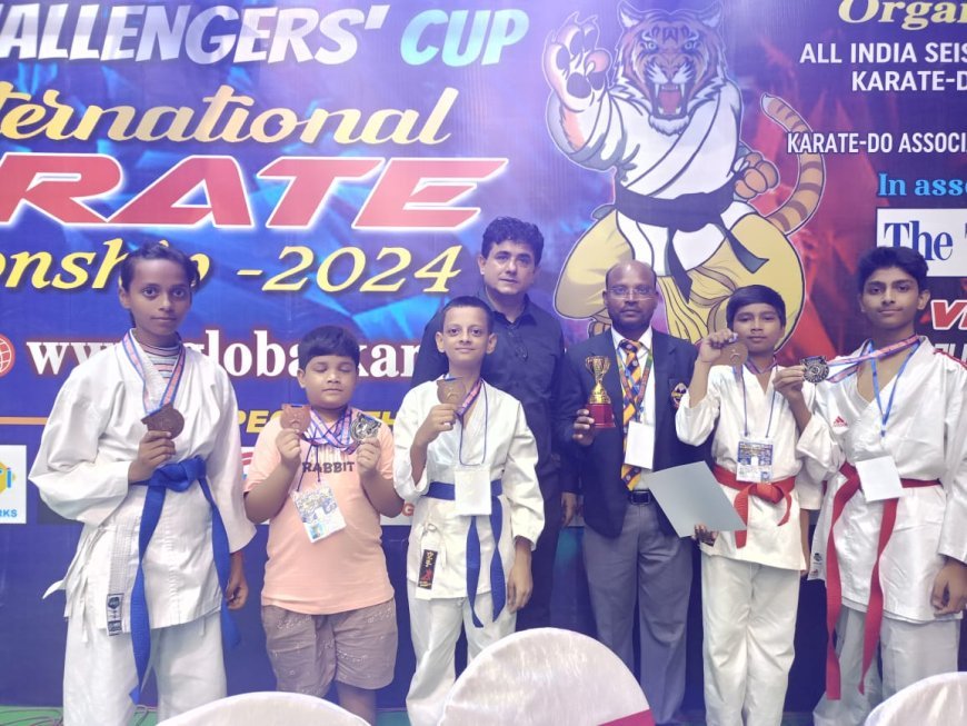 बलिया शोतोकान कराटे एसोसिएशन के खिलाड़ियों ने शानदार प्रदर्शन करते हुए जीते 6 पदक।