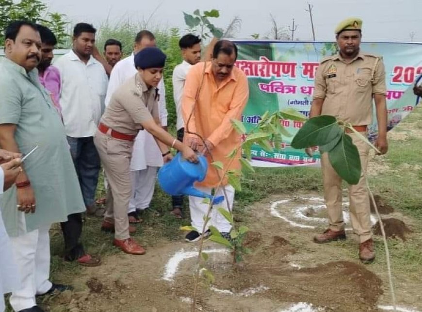 हरदोई न्यूज़: पौधारोपण से धरा पर छाएगी हरियाली, जीवन में आएगी खुशहाली। 