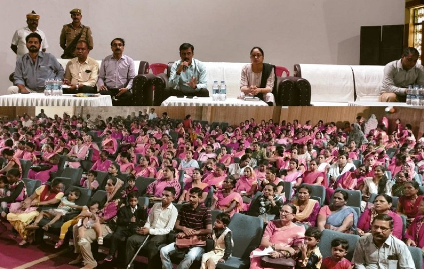 हरदोई न्यूज़: जिलाधिकारी ने किया आँगनबाड़ी कार्यकत्रियों से संवाद। 