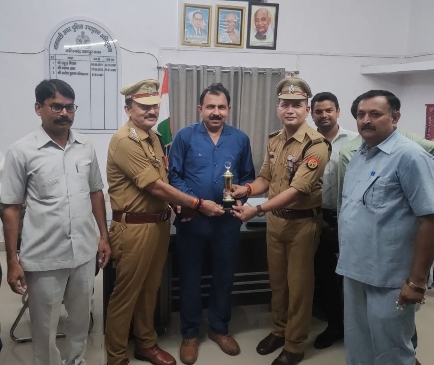 कानपुर न्यूज़: कर्मयोगी सम्मान से स्वतंत्रता दिवस पर सम्मानित होने पर गणमान्य नागरिकों ने प्रशंसा कर दी बधाई। 