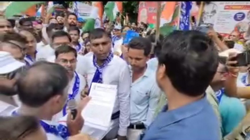 शाहजहांपुर न्यूज़: भारत बंद के समर्थन में सामाजिक संगठनों के साथ आई बीएसपी सपा। 