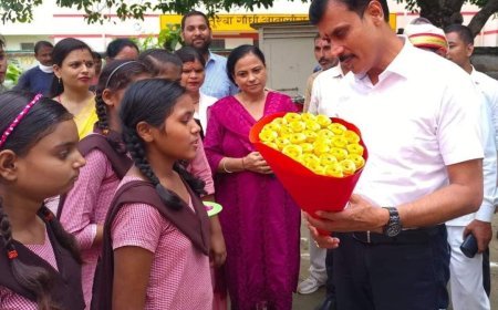 हरदोई: कछौना में जिला अधिकारी का आकस्मिक निरीक्षण, गंदगी देखकर लगाई फटकार