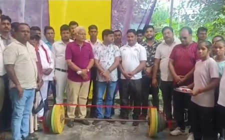शाहजहांपुर आईएनए न्यूज़: महाऊदुर्ग में हुई वेटलिफ्टिंग प्रतियोगिता सहयोग संस्था ने किया पौधारोपण। 