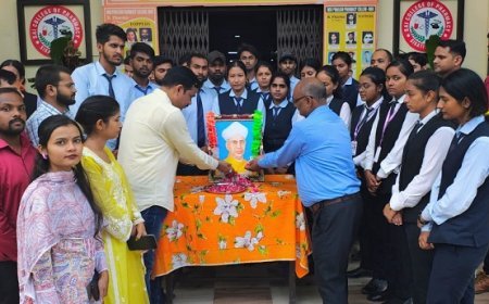 मऊ आईएनए न्यूज़: साई कालेज एवं इंदु प्रकाश फार्मेसी कॉलेज के विद्यार्थी ने मनाया शिक्षक दिवस।  