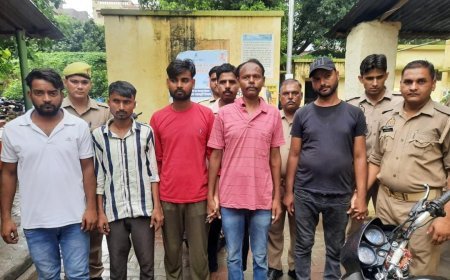 Shahjahanpur: बंद मकान में जुआ खेलते हुए आठ जुआरी गिरफ्तार, 14000 हजार रुपए सहित ताश की गड्डी बरामद