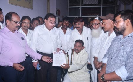 Kanpur: उर्सला अस्पताल में धांधली के विरोध में प्रदर्शन कर ज्ञापन सौंपा