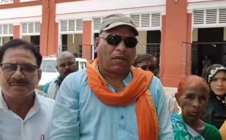 Shahjahanpur News: ख्वाजा फिरोज में दबंग नही होने दे रहे मंदिर निर्माण। 