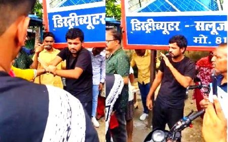 Bijnor: परिजनों ने प्रेमी की सरेआम की चप्पलों से पिटाई, वीडियो सोशल मीडिया पर वायरल होने से मचा बवाल