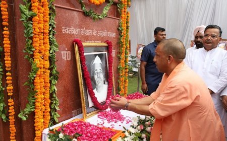 मुख्यमंत्री योगी आदित्यनाथ ने भारत रत्न, पंडित गोविंद वल्लभ पंत जी की जयंती के अवसर पर उनकी प्रतिमा पर किया माल्यार्पण, अर्पित की श्रद्धांजलि।