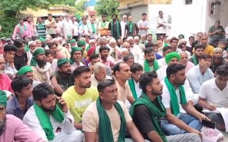 Bijnor News: राष्ट्रीय किसान यूनियन के सैकड़ो कार्यकर्ताओं द्वारा जोरदार धरना प्रदर्शन।