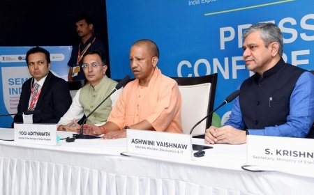 Lucknow News: सीएम योगी ने केंद्रीय मंत्री अश्वनी वैष्णव के साथ साझा प्रेस कांफ्रेंस को किया संबोधित।