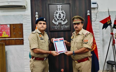 Hardoi: उत्कृष्ट कार्य करने वाले 19 पुलिसकर्मियों को एसपी ने किया सम्मानित