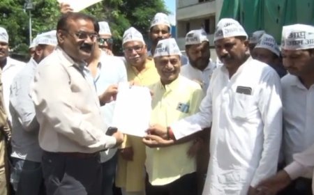 Kanpur News: बिना नोटिस दिए गृह कर वृद्धि को लेकर आम आदमी पार्टी सड़कों पर उतरी, मंडल आयुक्त को सौपा ज्ञापन । 