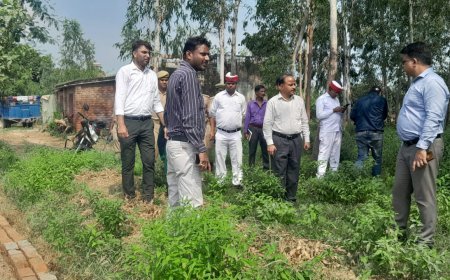 Pilibhit: जिलाधिकारी ने चक मार्ग का किया मौका मुआयना, दिए आवश्यक दिशा निर्देश