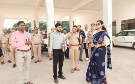 डीएम-एसपी ने निर्माणाधीन भवनों का किया निरीक्षण, ज्यादा श्रमिक लगाकर शीघ्र कार्य पूर्ण करने के दिये निर्देश