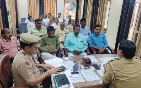 Hardoi: विभिन्न धर्मों के संभ्रांत व्यक्तियों के साथ संयुक्त पीस कमेटी की बैठकों का आयोजन