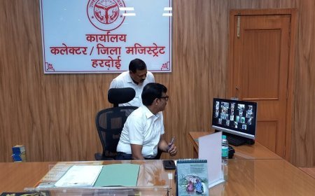 Hardoi News: जिलाधिकारी ने अधिकारियों की उपस्थिति जानने के लिए लिया वर्चुअल माध्यम का सहारा।