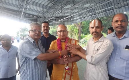 Hardoi News: पितृ पक्ष में भागवत कथा सुनने की है महिमा: कविचंद्र दास जी 