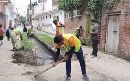 Deoband News: एस आई पोपिन कुमार के नेतृत्व  में वार्ड नंबर 14 में चलाया सफाई अभियान।