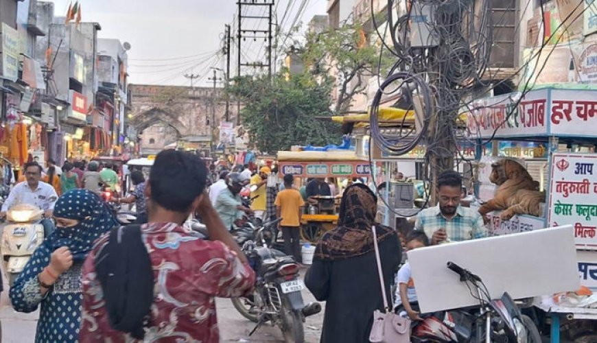 अयोध्या आईएनए न्यूज़: राम नगरी में 16 जगहों पर बनेगा वेंडिंग जोन, शहर व मार्गों पर जाम से भी मिलेगी मुक्ति, लगने वाले ठेले भी दिखेंगे व्यवस्थित। 