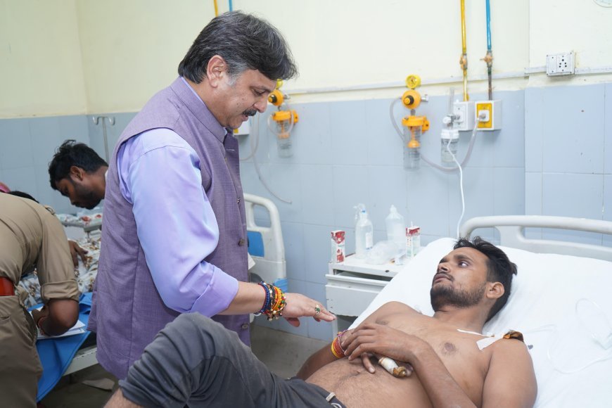 ट्रांसपोर्टनगर हादसा: घटना स्थल पहुंचे सरोजनीनगर विधायक डॉ. राजेश्वर सिंह