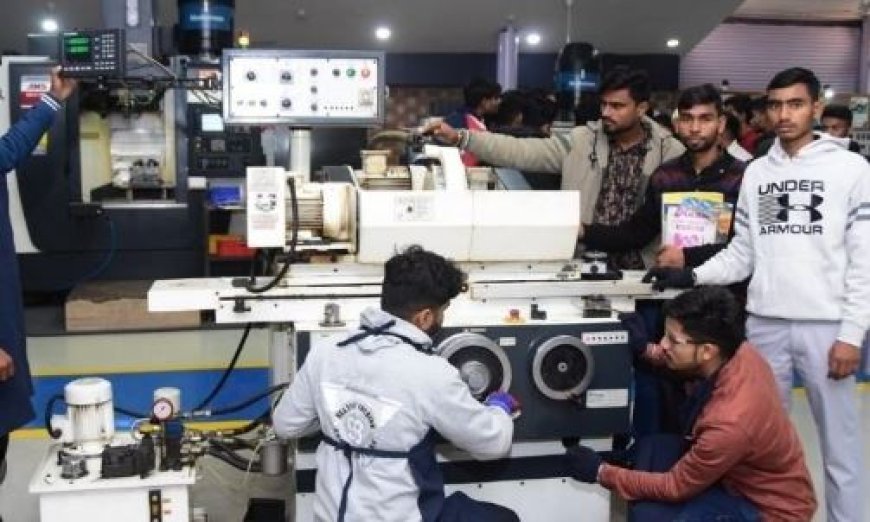 प्रोजेक्ट प्रवीण से 1 लाख विद्यार्थियों को मिलेगा कौशल प्रशिक्षण, शैक्षिक सत्र 2024-25 में प्रोजेक्ट प्रवीण का किया जाएगा विस्तार