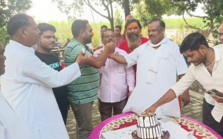 Hardoi: पिहानी के शांतिकुंज फार्म हाउस पर हर्षोल्लास के साथ मनाया गया पूर्व सांसद नरेश अग्रवाल का जन्मदिन