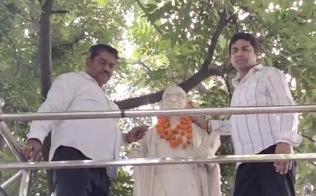 Bijnor: राष्ट्रपिता महात्मा गांधी और पूर्व प्रधानमंत्री लाल बहादुर शास्त्री का जन्मदिन मनाया