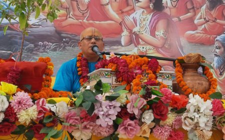 Hardoi: घर की लक्ष्मी को हमें मां,बहन या बेटी की तरह रखना चाहिए- कथाव्यास