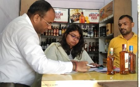 Hathras: आबकारी टीम और एसडीएम ने किया  मदिरा दुकानों का  निरीक्षण