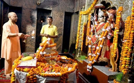 Chief Minister offers prayers to Maa Pateshwari as part of Navratri rituals