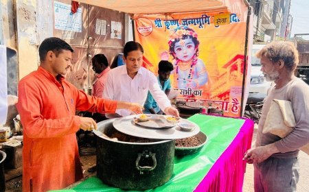 Hardoi News: हरदोई वासियों ने सात समुंदर पार से लगाया माँ दुर्गा को भोग, किया प्रसाद वितरण व् भंडारा।