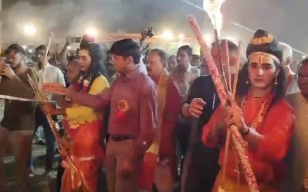 Sambhal News: भगवान श्रीराम संग डीएम एसपी ने किया रावण का अंत।