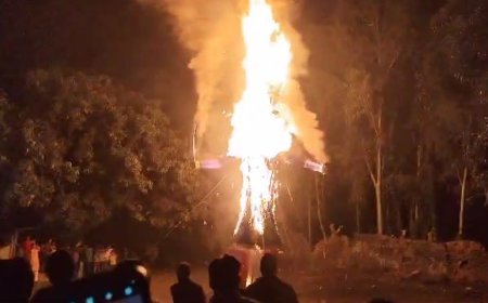 Bijnor News: असत्य पर सत्य की विजय का प्रतीक विजयदशमी पर्व धूमधाम से मनाया गया। 