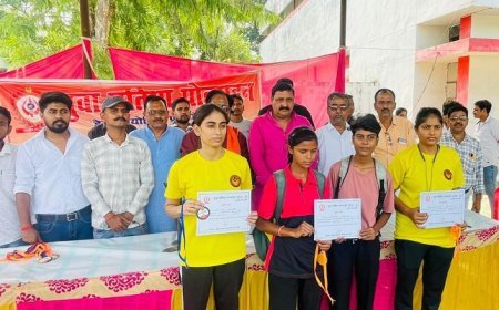 Hardoi News: राष्ट्रीय सनातन संघ के बैनर तले आयोजित हुआ युवा प्रतिभा सम्मान समारोह।