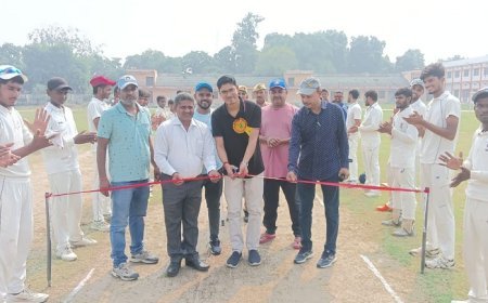 Ballia News: जिला स्तरीय जूनियर बालक क्रिकेट प्रतियोगिता का शुभारम्भ। 