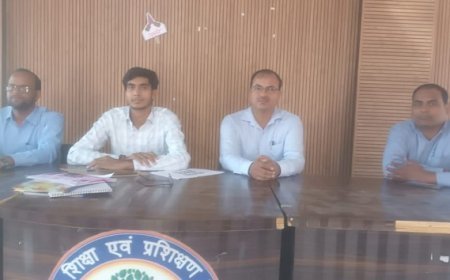 Ghazipur News: आईसीटी और नवीन तकनीकी विधाओं का शिक्षकों ने किया प्रस्तुतीकरण- बिपिन कुमार शुक्ला व अर्की मिश्रा को मिला प्रथम स्थान। 