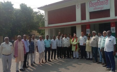 Sitapur News: संगठन के पदाधिकारियों ने दो सांसदों को सौपा ज्ञापन, कोटेदारो की विभिन्न मांगों को लेकर दिया मांग पत्र। 