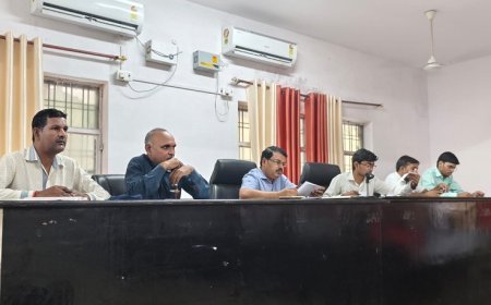 Hardoi News: प्रधानमंत्री उज्ज्वला योजना के सम्बन्ध मे की गयी बैठक। 