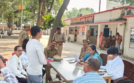 Hardoi News: एसडीएम अरूणिमा श्रीवास्तव ने समाधान दिवस पर समस्याओं को सुना