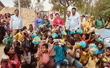 Hardoi News: कुबेर लाल जन सेवा संस्थान ने दिवाली से पहले जरूरतमंद परिवार व बच्चों में बांटी खुशियाँ। 