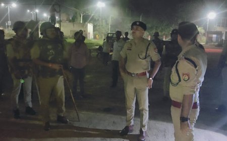 Hardoi News: प्रतिबंधित पटाखों की बिक्री न हो, थाना प्रभारी रहें भ्रमणशील- एसपी