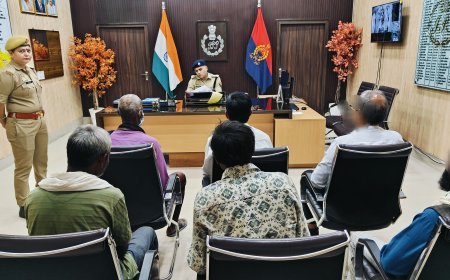 Hardoi: एसपी ने जनसुनवाई के दौरान फरियादियों की शिकायतों को सुना, शीघ्र निस्तारण के निर्देश