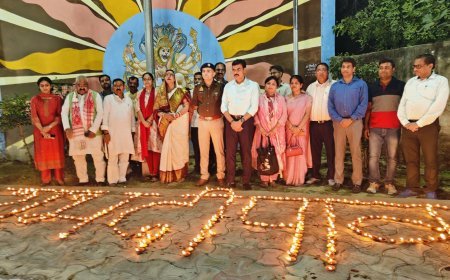 Hardoi News: जि.पं.अ. प्रेमावती वर्मा, डीएम मंगला प्रसाद सिंह व एसपी नीरज कुमार जादौन ने दीप-प्रज्ज्वलन कर दिया संदेश