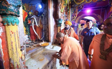 Ayodhya News: On Deepawali, Chief Minister offers prayers at Ram Temple & Hanumangarhi